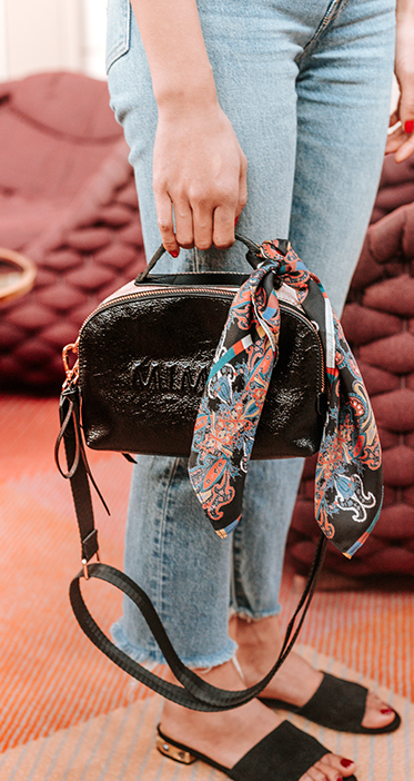cross body abd with bandanna